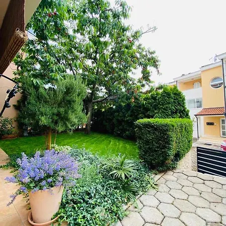 Apartman Rose-2025 Renovated Garden View *