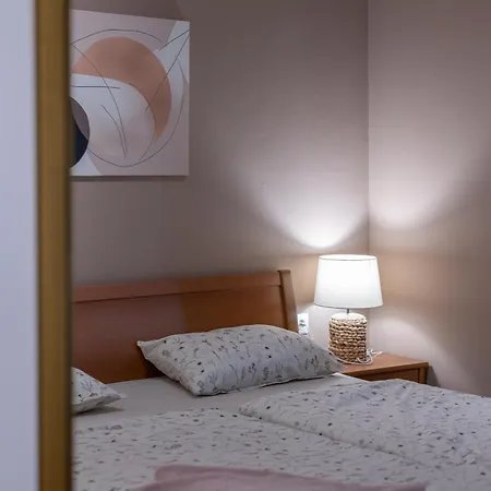 Apartment Rose-2025 Renovated Garden View Porec