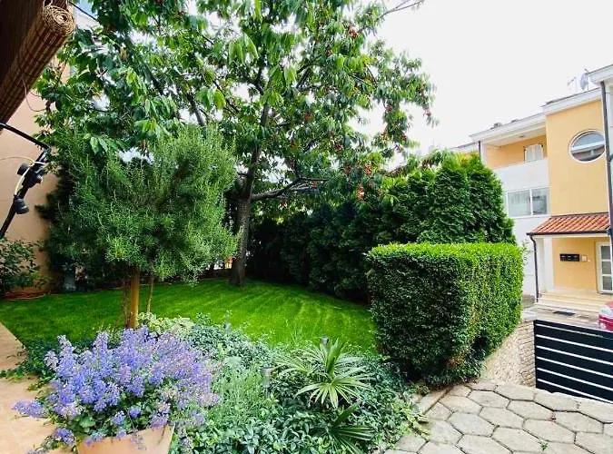 Apartmán Rose-2025 Renovated Garden View *