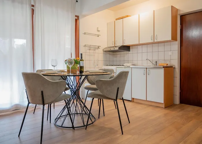 Rose-2025 Renovated Garden View Daire *