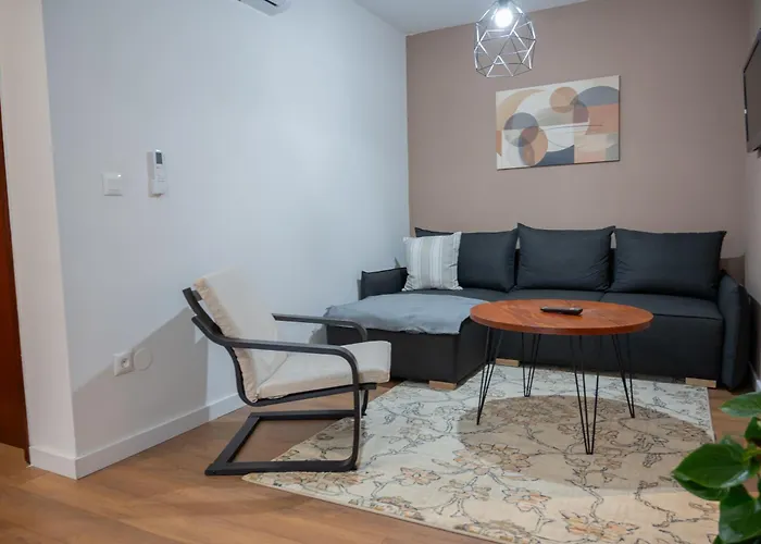 Rose-2025 Renovated Garden View Daire Poreč