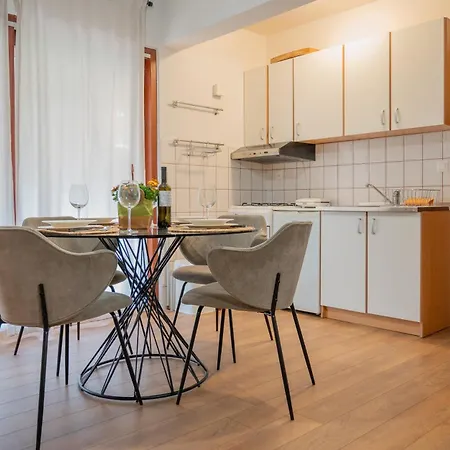 Rose-2025 Renovated Garden View דירה *